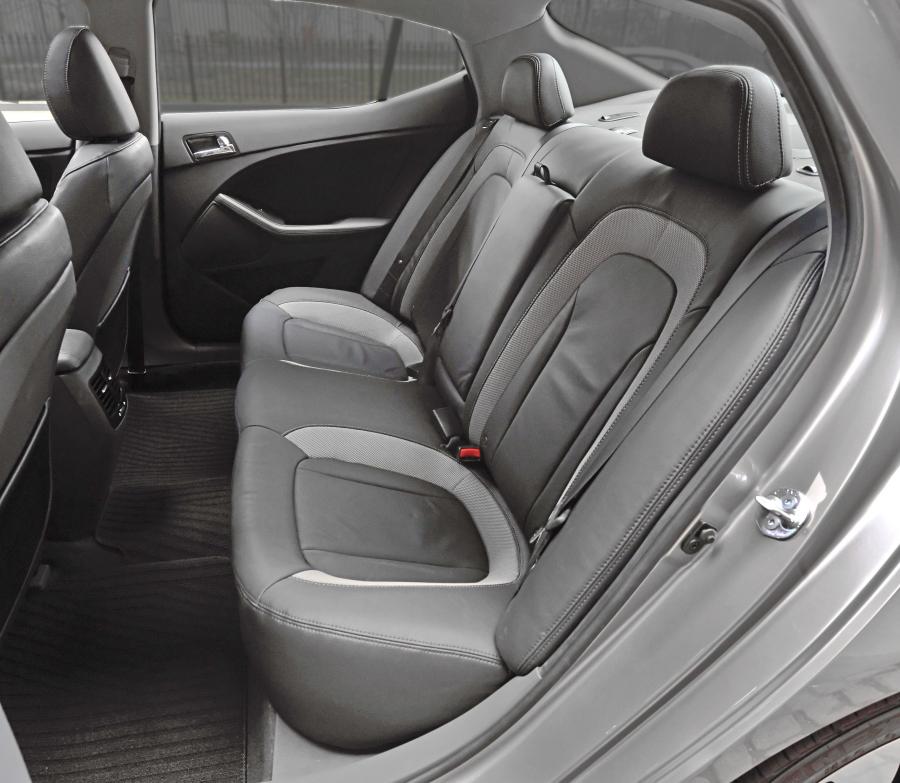  Kia Optima 2011 года  (фото 40 из 69)